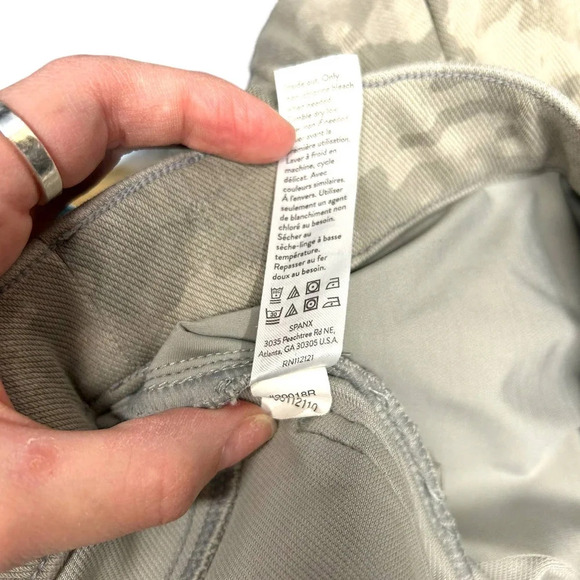 Spanx Jean-ish Ankle Leggings Stone Wash Camo Print Size Small - Picture 8 of 9